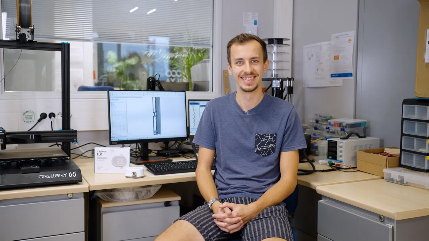 Ohmycad-Ingenieur in der CAD-Abteilung